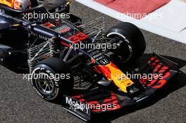 Max Verstappen (NLD) Red Bull Racing RB16 front wing detail. 11.12.2020. Formula 1 World Championship, Rd 17, Abu Dhabi Grand Prix, Yas Marina Circuit, Abu Dhabi, Practice Day.