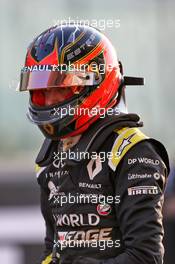 Esteban Ocon (FRA) Renault F1 Team on the grid. 13.12.2020. Formula 1 World Championship, Rd 17, Abu Dhabi Grand Prix, Yas Marina Circuit, Abu Dhabi, Race Day.