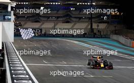 Race winner Max Verstappen (NLD) Red Bull Racing RB16 takes the chequered flag at the end of the race. 13.12.2020. Formula 1 World Championship, Rd 17, Abu Dhabi Grand Prix, Yas Marina Circuit, Abu Dhabi, Race Day.