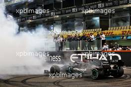 Valtteri Bottas (FIN) Mercedes AMG F1 W11 - doughnuts at the end of the race. 13.12.2020. Formula 1 World Championship, Rd 17, Abu Dhabi Grand Prix, Yas Marina Circuit, Abu Dhabi, Race Day.