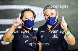 (L to R): Toyoharu Tanabe (JPN) Honda Racing F1 Technical Director and Masashi Yamamoto (JPN) Honda Racing F1 Managing Director celebrate victory for Max Verstappen (NLD) Red Bull Racing. 13.12.2020. Formula 1 World Championship, Rd 17, Abu Dhabi Grand Prix, Yas Marina Circuit, Abu Dhabi, Race Day.
