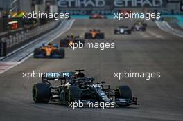 Lewis Hamilton (GBR) Mercedes AMG F1 W11. 13.12.2020. Formula 1 World Championship, Rd 17, Abu Dhabi Grand Prix, Yas Marina Circuit, Abu Dhabi, Race Day.