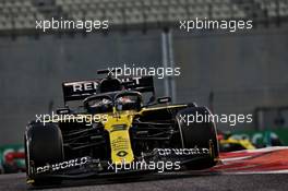 Daniel Ricciardo (AUS) Renault F1 Team RS20. 13.12.2020. Formula 1 World Championship, Rd 17, Abu Dhabi Grand Prix, Yas Marina Circuit, Abu Dhabi, Race Day.