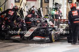 Kevin Magnussen (DEN) Haas VF-20 makes a pit stop. 13.12.2020. Formula 1 World Championship, Rd 17, Abu Dhabi Grand Prix, Yas Marina Circuit, Abu Dhabi, Race Day.