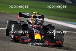 Alexander Albon (THA) Red Bull Racing RB16. 13.12.2020. Formula 1 World Championship, Rd 17, Abu Dhabi Grand Prix, Yas Marina Circuit, Abu Dhabi, Race Day.