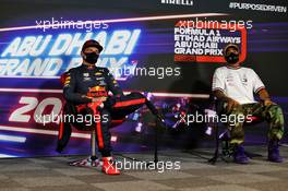 (L to R): Max Verstappen (NLD) Red Bull Racing and Lewis Hamilton (GBR) Mercedes AMG F1 in the post qualifying FIA Press Conference. 12.12.2020. Formula 1 World Championship, Rd 17, Abu Dhabi Grand Prix, Yas Marina Circuit, Abu Dhabi, Qualifying Day.