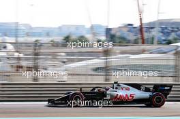 Kevin Magnussen (DEN) Haas VF-20. 12.12.2020. Formula 1 World Championship, Rd 17, Abu Dhabi Grand Prix, Yas Marina Circuit, Abu Dhabi, Qualifying Day.
