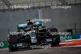 Lewis Hamilton (GBR) Mercedes AMG F1 W11. 12.12.2020. Formula 1 World Championship, Rd 17, Abu Dhabi Grand Prix, Yas Marina Circuit, Abu Dhabi, Qualifying Day.
