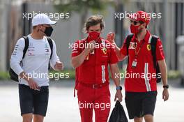 (L to R): Valtteri Bottas (FIN) Mercedes AMG F1 with Antti Kontsas (FIN) Personal Trainer and Sebastian Vettel (GER) Ferrari  12.12.2020. Formula 1 World Championship, Rd 17, Abu Dhabi Grand Prix, Yas Marina Circuit, Abu Dhabi, Qualifying Day.