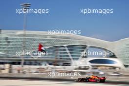 Alexander Albon (THA) Red Bull Racing RB16. 12.12.2020. Formula 1 World Championship, Rd 17, Abu Dhabi Grand Prix, Yas Marina Circuit, Abu Dhabi, Qualifying Day.