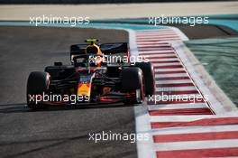 Alexander Albon (THA) Red Bull Racing RB16. 12.12.2020. Formula 1 World Championship, Rd 17, Abu Dhabi Grand Prix, Yas Marina Circuit, Abu Dhabi, Qualifying Day.