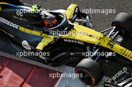 Esteban Ocon (FRA) Renault F1 Team RS20. 12.12.2020. Formula 1 World Championship, Rd 17, Abu Dhabi Grand Prix, Yas Marina Circuit, Abu Dhabi, Qualifying Day.