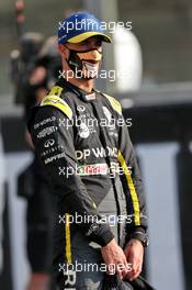 Daniel Ricciardo (AUS) Renault F1 Team. 13.12.2020. Formula 1 World Championship, Rd 17, Abu Dhabi Grand Prix, Yas Marina Circuit, Abu Dhabi, Race Day.