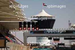 Circuit atmosphere. 10.12.2020. Formula 1 World Championship, Rd 17, Abu Dhabi Grand Prix, Yas Marina Circuit, Abu Dhabi, Preparation Day.