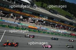 Felipe Drugovich (BRA) MP Motorsport leads the start of the race. 05.07.2020. FIA Formula 2 Championship, Rd 1, Spielberg, Austria, Sunday.