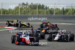 Robert Shwartzman (RUS) PREMA Racing leads at the restart of the race. 29.11.2020. FIA Formula 2 Championship, Rd 11, Sakhir, Bahrain, Sunday.