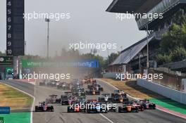 The start of the race. 16.08.2020. FIA Formula 3 Championship, Rd 6, Barcelona, Spain, Sunday.