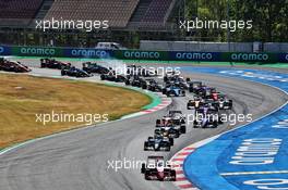 Logan Sargeant (USA) PREMA Racing leads at the start of the race. 15.08.2020. FIA Formula 3 Championship, Rd 6, Barcelona, Spain, Saturday.