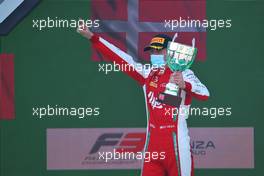 Race winner Frederik Vesti (DEN) PREMA Racing celebrates on the podium. 05.09.2020. Formula 3 Championship, Rd 8, Monza, Italy, Saturday.