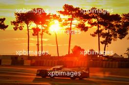 Mike Conway (GBR) / Kamui Kobayashi (JPN) / Jose Maria Lopez (ARG) #07 Toyota Gazoo Racing Toyota TS050 Hybrid at sunrise. 20.09.2020. FIA World Endurance Championship, Le Mans 24 Hours, Race, Le Mans, France. Sunday.