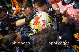Race winner Max Verstappen (NLD) Red Bull Racing celebrates with the team in parc ferme. 04.07.2021. Formula 1 World Championship, Rd 9, Austrian Grand Prix, Spielberg, Austria, Race Day.