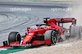Charles Leclerc (MON) Ferrari SF-21 runs wide. 04.07.2021. Formula 1 World Championship, Rd 9, Austrian Grand Prix, Spielberg, Austria, Race Day.