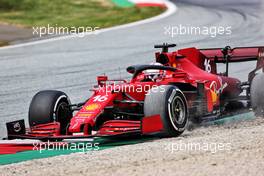 Charles Leclerc (MON) Ferrari SF-21 runs wide. 04.07.2021. Formula 1 World Championship, Rd 9, Austrian Grand Prix, Spielberg, Austria, Race Day.