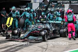 Sebastian Vettel (GER) Aston Martin F1 Team AMR21 makes a pit stop. 04.07.2021. Formula 1 World Championship, Rd 9, Austrian Grand Prix, Spielberg, Austria, Race Day.