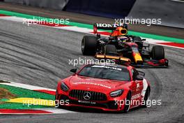 Max Verstappen (NLD) Red Bull Racing RB16B leads behind the Mercedes FIA Safety Car. 04.07.2021. Formula 1 World Championship, Rd 9, Austrian Grand Prix, Spielberg, Austria, Race Day.