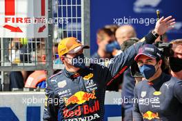 (L to R): Max Verstappen (NLD) Red Bull Racing celebrates his pole position in qualifying parc ferme with third placed team mate Sergio Perez (MEX) Red Bull Racing. 03.07.2021. Formula 1 World Championship, Rd 9, Austrian Grand Prix, Spielberg, Austria, Qualifying Day.