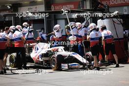 Nikita Mazepin (RUS) Haas F1 Team VF-21 in the pits. 04.06.2021. Formula 1 World Championship, Rd 6, Azerbaijan Grand Prix, Baku Street Circuit, Azerbaijan, Practice Day.