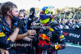 Race winner Sergio Perez (MEX) Red Bull Racing celebrates with the team in parc ferme. 06.06.2021. Formula 1 World Championship, Rd 6, Azerbaijan Grand Prix, Baku Street Circuit, Azerbaijan, Race Day.