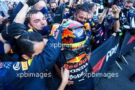 Race winner Sergio Perez (MEX) Red Bull Racing celebrates with the team in parc ferme. 06.06.2021. Formula 1 World Championship, Rd 6, Azerbaijan Grand Prix, Baku Street Circuit, Azerbaijan, Race Day.
