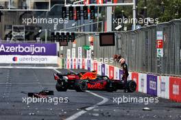 Max Verstappen (NLD) Red Bull Racing RB16B crashed out of the lead of the race. 06.06.2021. Formula 1 World Championship, Rd 6, Azerbaijan Grand Prix, Baku Street Circuit, Azerbaijan, Race Day.