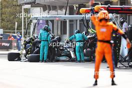 Valtteri Bottas (FIN) Mercedes AMG F1 W12 makes a pit stop. 06.06.2021. Formula 1 World Championship, Rd 6, Azerbaijan Grand Prix, Baku Street Circuit, Azerbaijan, Race Day.