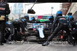 Fernando Alonso (ESP) Alpine F1 Team A521 makes a pit stop. 06.06.2021. Formula 1 World Championship, Rd 6, Azerbaijan Grand Prix, Baku Street Circuit, Azerbaijan, Race Day.