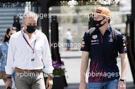 Max Verstappen (NLD) Red Bull Racing with Raymond Vermeulen (NLD) Driver Manager. 05.06.2021. Formula 1 World Championship, Rd 6, Azerbaijan Grand Prix, Baku Street Circuit, Azerbaijan, Qualifying Day.