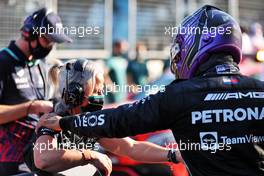 Lewis Hamilton (GBR) Mercedes AMG F1 with Angela Cullen (NZL) Mercedes AMG F1 Physiotherapist in qualifying parc ferme. 05.06.2021. Formula 1 World Championship, Rd 6, Azerbaijan Grand Prix, Baku Street Circuit, Azerbaijan, Qualifying Day.