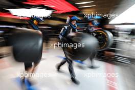 Alpine F1 Team mechanics. 27.08.2021. Formula 1 World Championship, Rd 12, Belgian Grand Prix, Spa Francorchamps, Belgium, Practice Day.