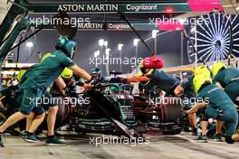 Lance Stroll (CDN) Aston Martin F1 Team AMR21 practices a pit stop. 26.03.2021. Formula 1 World Championship, Rd 1, Bahrain Grand Prix, Sakhir, Bahrain, Practice Day