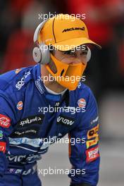 Daniel Ricciardo (AUS) McLaren on the grid. 28.03.2021. Formula 1 World Championship, Rd 1, Bahrain Grand Prix, Sakhir, Bahrain, Race Day.