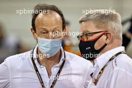 (L to R): Peter Bayer, FIA Secretary General for Motor Sport with Ross Brawn (GBR) Managing Director, Motor Sports on the grid. 28.03.2021. Formula 1 World Championship, Rd 1, Bahrain Grand Prix, Sakhir, Bahrain, Race Day.