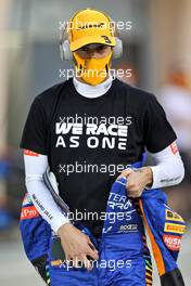 Daniel Ricciardo (AUS) McLaren on the grid. 28.03.2021. Formula 1 World Championship, Rd 1, Bahrain Grand Prix, Sakhir, Bahrain, Race Day.