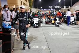 Valtteri Bottas (FIN) Mercedes AMG F1 in qualifying parc ferme. 27.03.2021. Formula 1 World Championship, Rd 1, Bahrain Grand Prix, Sakhir, Bahrain, Qualifying Day.