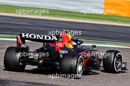 Sergio Perez (MEX) Red Bull Racing RB16B. 27.03.2021. Formula 1 World Championship, Rd 1, Bahrain Grand Prix, Sakhir, Bahrain, Qualifying Day.