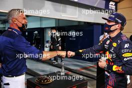 (L to R): David Coulthard (GBR) Red Bull Racing and Scuderia Toro Advisor / Channel 4 F1 Commentator and Max Verstappen (NLD) Red Bull Racing in qualifying parc ferme. 27.03.2021. Formula 1 World Championship, Rd 1, Bahrain Grand Prix, Sakhir, Bahrain, Qualifying Day.