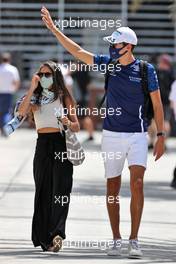 George Russell (GBR) Williams Racing with his girlfriend Carmen Montero Mundt. 27.03.2021. Formula 1 World Championship, Rd 1, Bahrain Grand Prix, Sakhir, Bahrain, Qualifying Day.