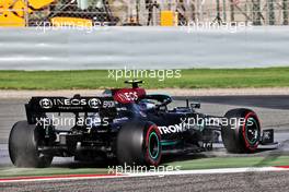 Valtteri Bottas (FIN) Mercedes AMG F1 W12 runs wide. 27.03.2021. Formula 1 World Championship, Rd 1, Bahrain Grand Prix, Sakhir, Bahrain, Qualifying Day.