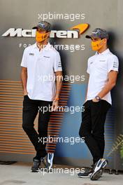 (L to R): Daniel Ricciardo (AUS) McLaren with team mate Lando Norris (GBR) McLaren. 28.03.2021. Formula 1 World Championship, Rd 1, Bahrain Grand Prix, Sakhir, Bahrain, Race Day.