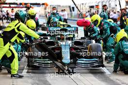 Aston Martin F1 Team practices a pit stop. 28.03.2021. Formula 1 World Championship, Rd 1, Bahrain Grand Prix, Sakhir, Bahrain, Race Day.